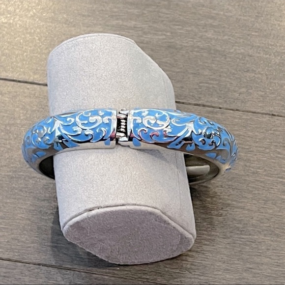 Women’s Silver Blue Hinged Bangle Bracelet, Fashion Jewellery - Picture 6 of 8